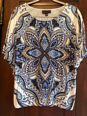 Dana Buchman Blue and Cream Paisley Medallion Short Sleeve Tunic